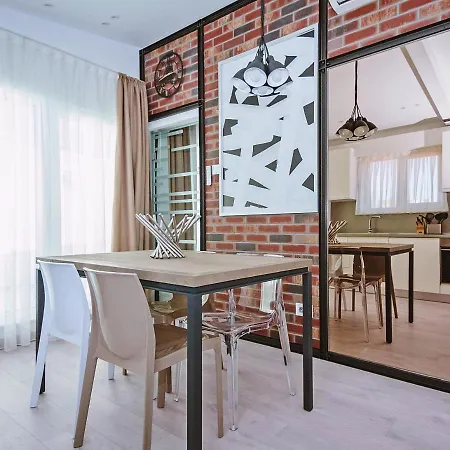 No 6 Apartment *