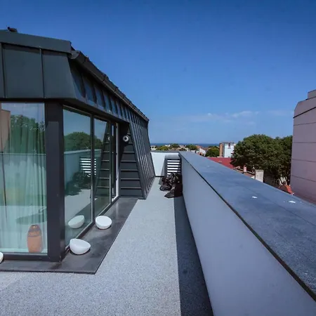 No 6 Appartement *